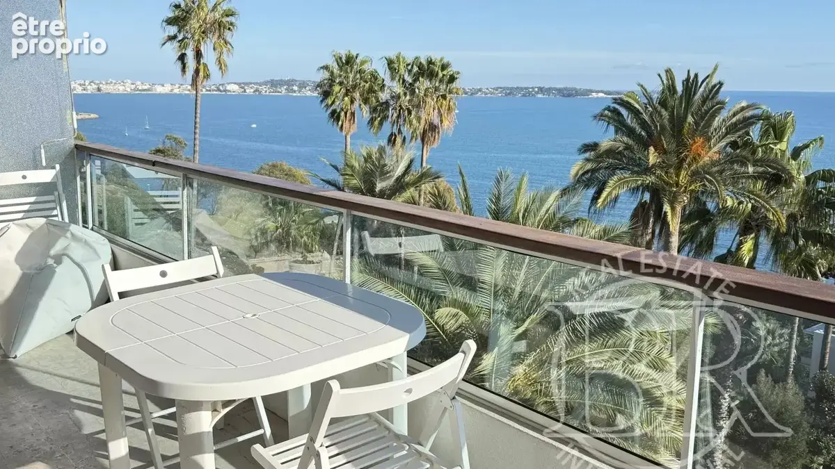 VALLAURIS A Vendre  appartement  avec la terrasse de 80m2  T3 Vallauris vue panoramique mer - photo 2