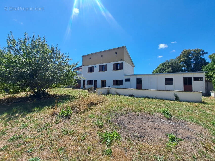 Maison à LOUBEYRAT