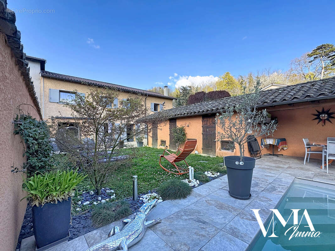 Maison à NEUVILLE-SUR-SAONE