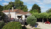Maison à BORS(CANTON DE MONTMOREAU-SAINT-CYBARD)