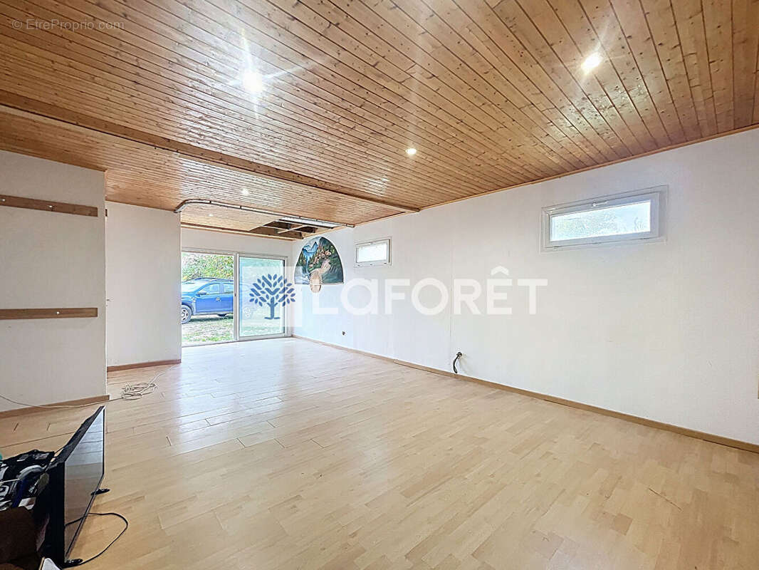 Maison à SAINT-DIDIER-DE-LA-TOUR