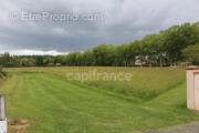 Terrain à MONTESQUIEU-VOLVESTRE