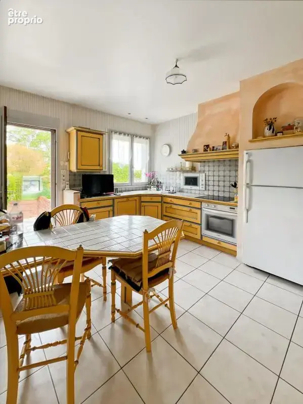 Maison familiale avec piscine, espace indépendant et grand jardin verdoyant - photo 16
