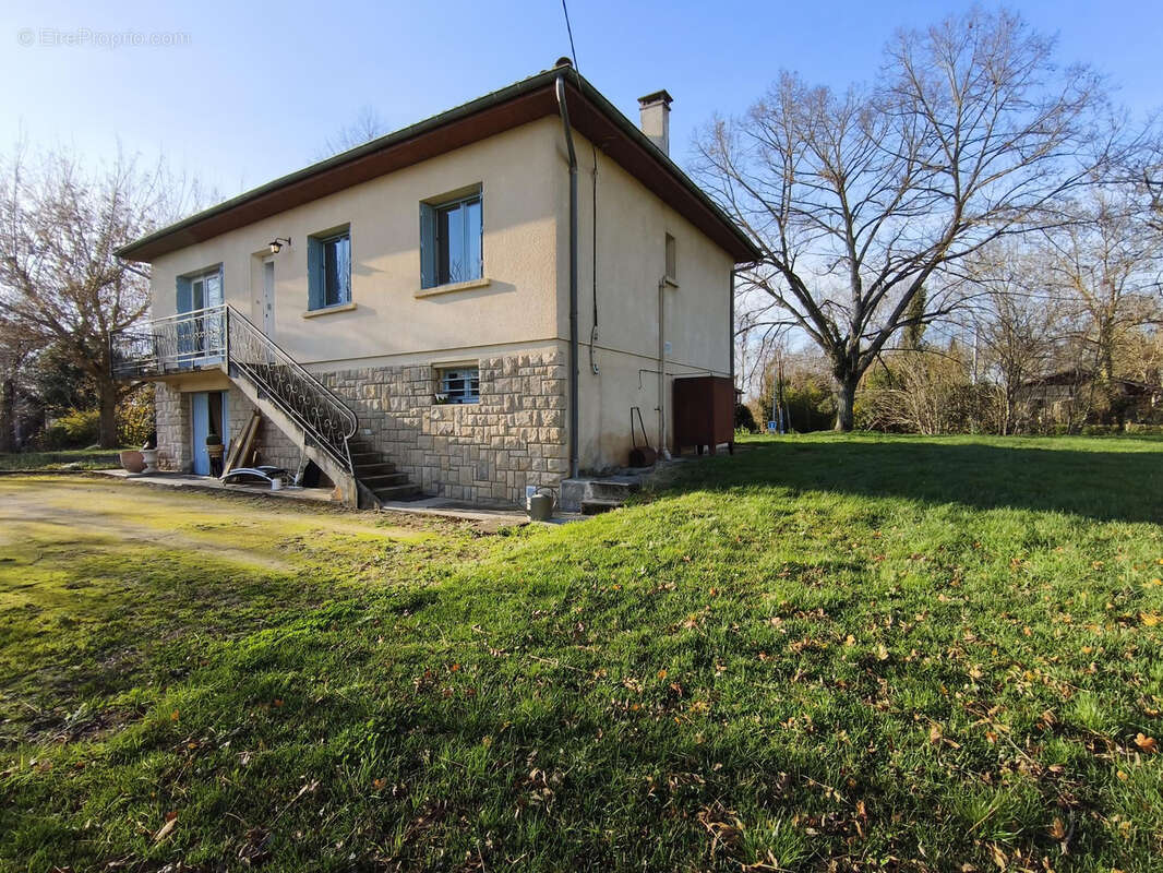 Maison à MAUVEZIN