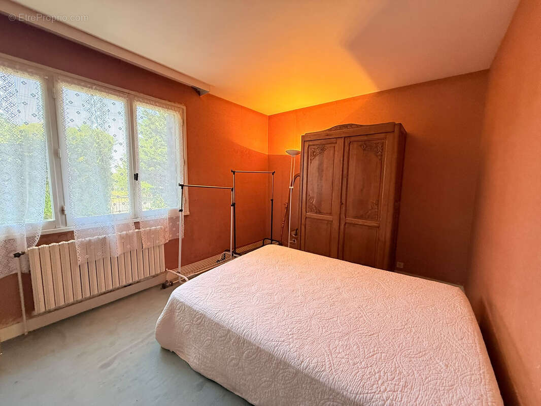 Pavillon familial avec vie de plain-pied, sous-sol total et beau jardin   Toury - photo 5