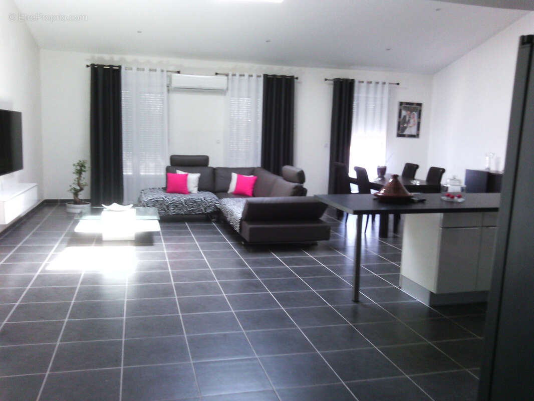 Appartement à MONTBAZIN