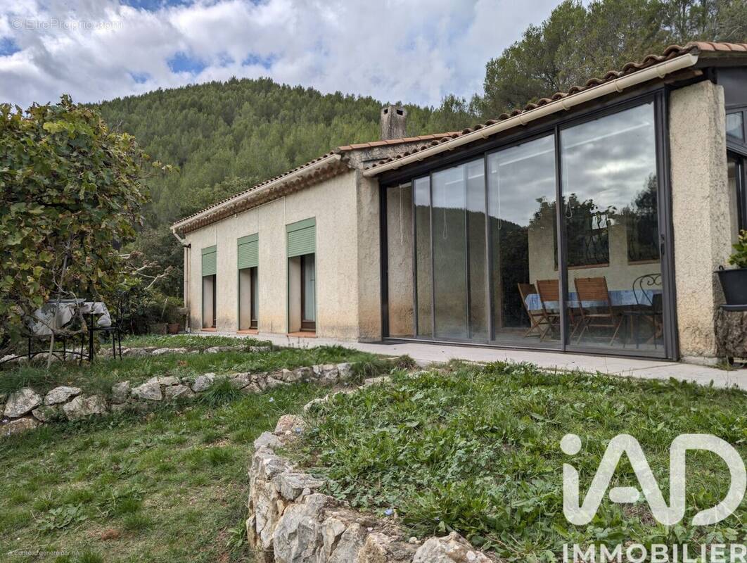 Photo 1 - Maison à SAINT-ZACHARIE