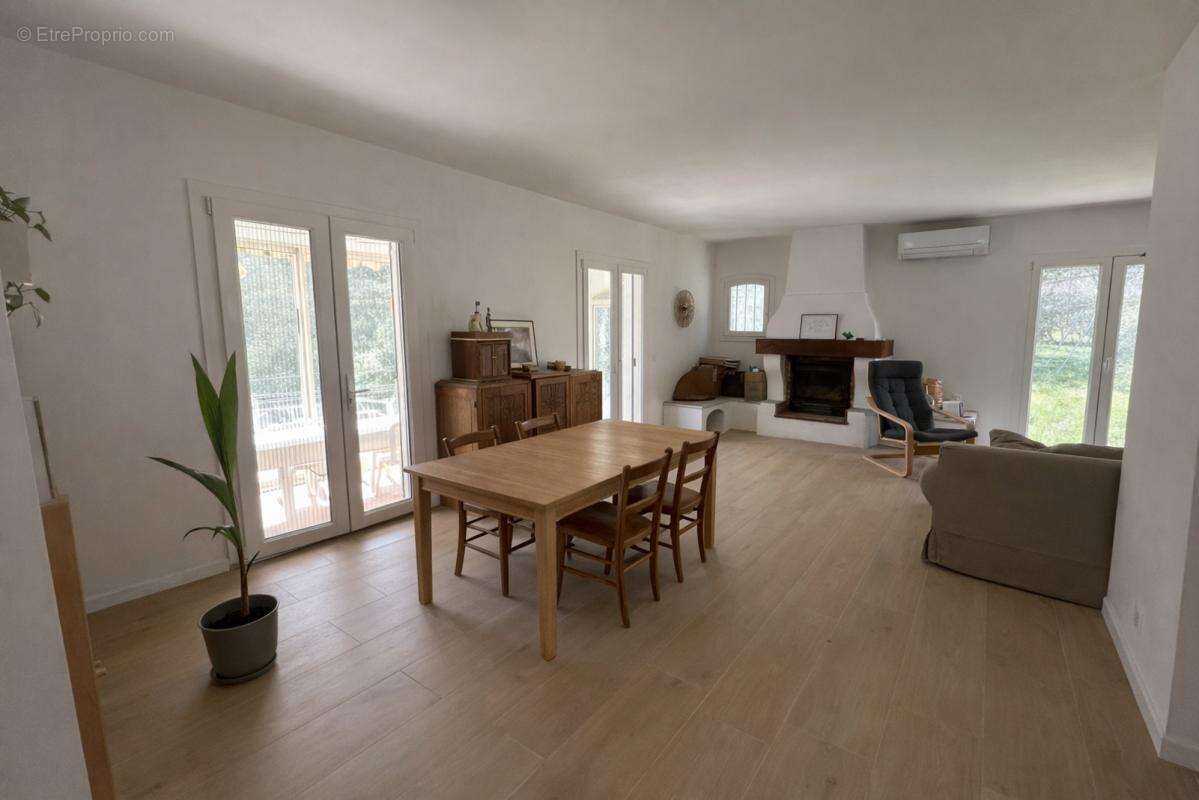 Maison à CUERS