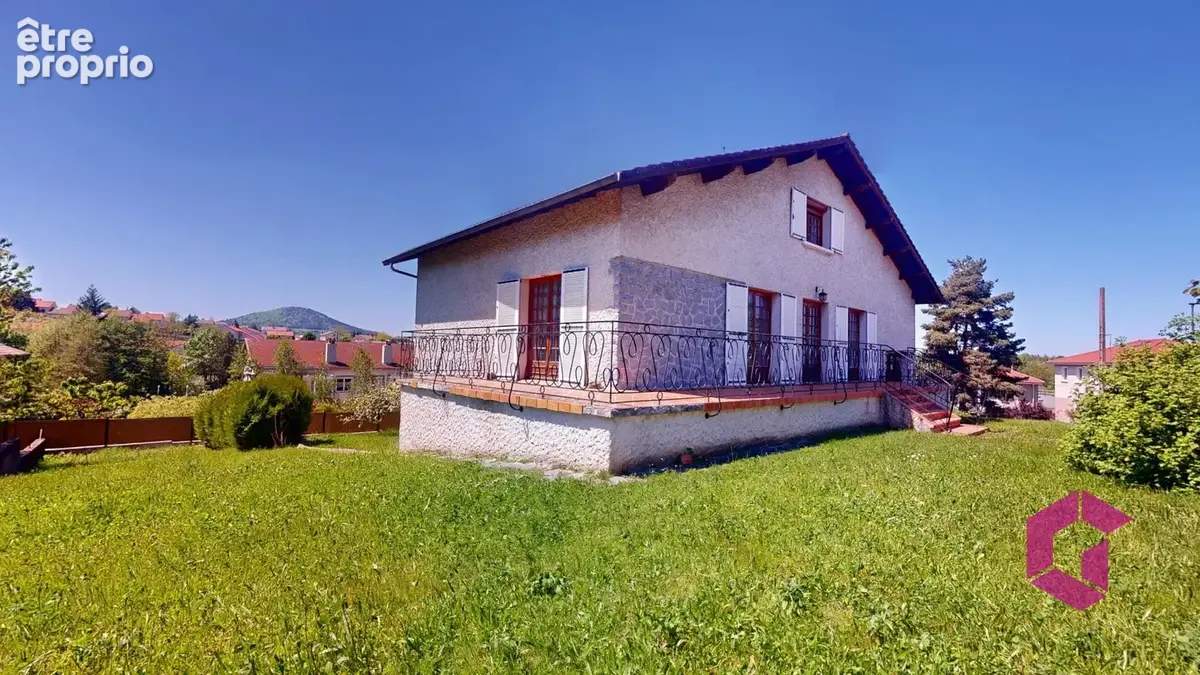 Maison 6 pièces 135 m² · à Yssingeaux · 135 m² · 185 000 €