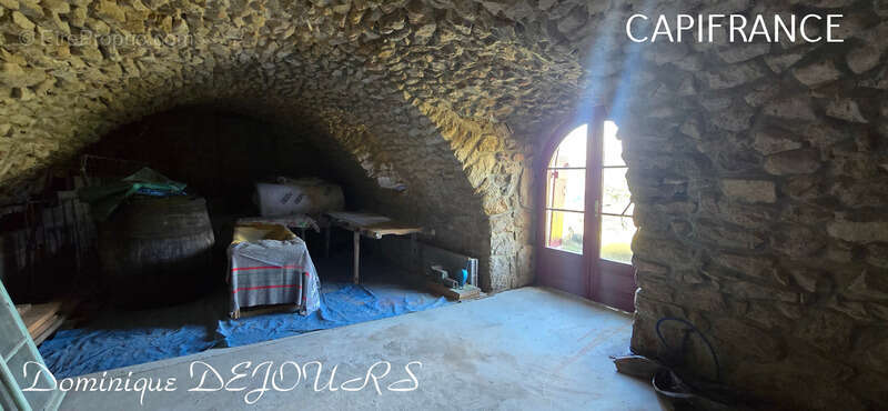 Ardèche, ensemble charmant de 2 maisons en pierres, avec terrasses, caves voutées et terrains attenants - photo 42