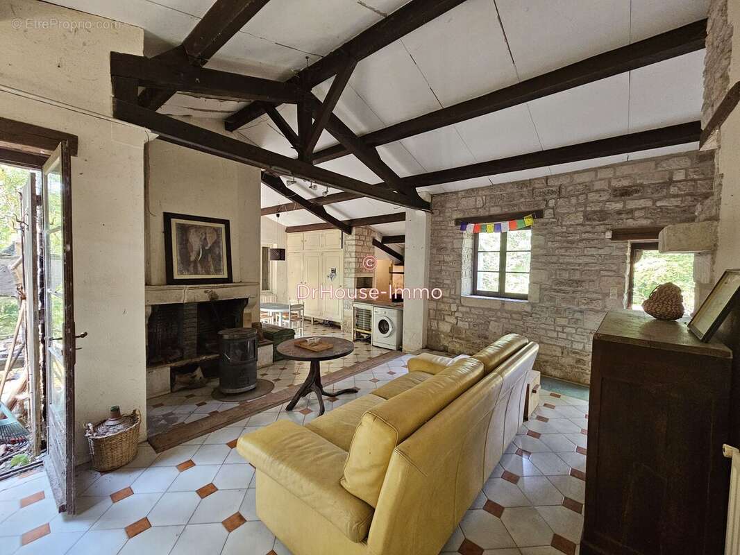 Maison 88 m² à Saint-Maxire  - photo 3