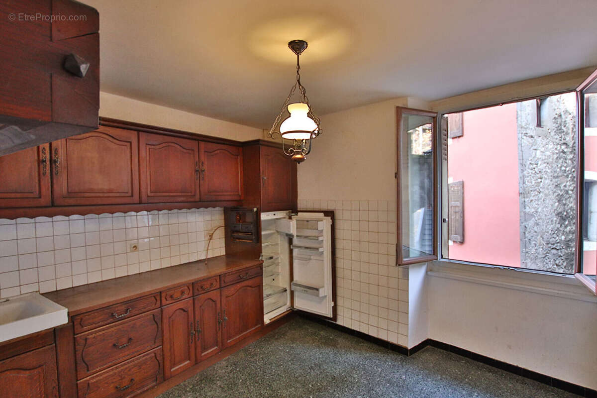 Maison à LA ROCHE-SUR-FORON