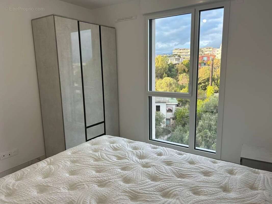 Appartement  - 2 pièces  - 47.0 m² -  435 000 € - À vendre - photo 2