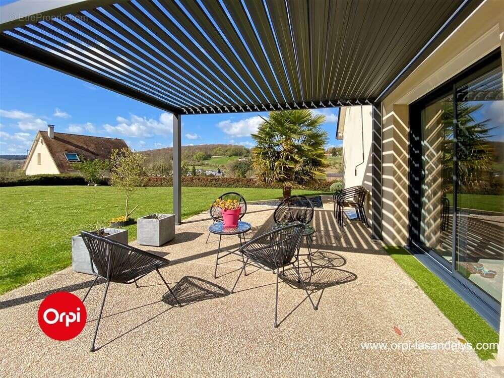 Maison à CHARLEVAL