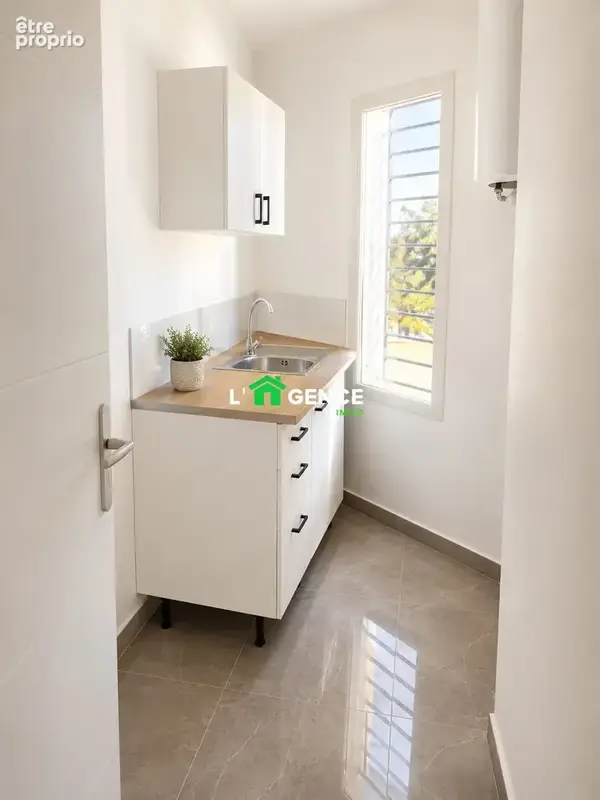 Commerce 55 m² à vendre à Berre-L'etang (13130) - photo 3