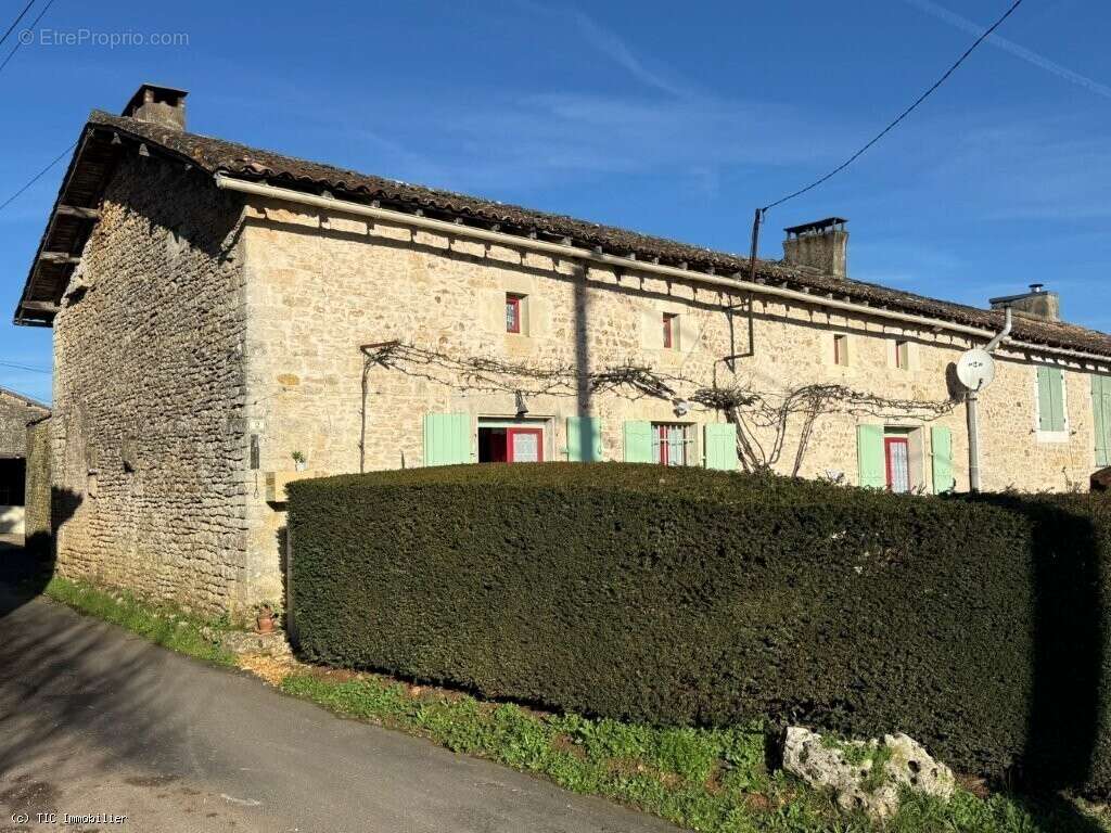 Maison à SAUZE-VAUSSAIS
