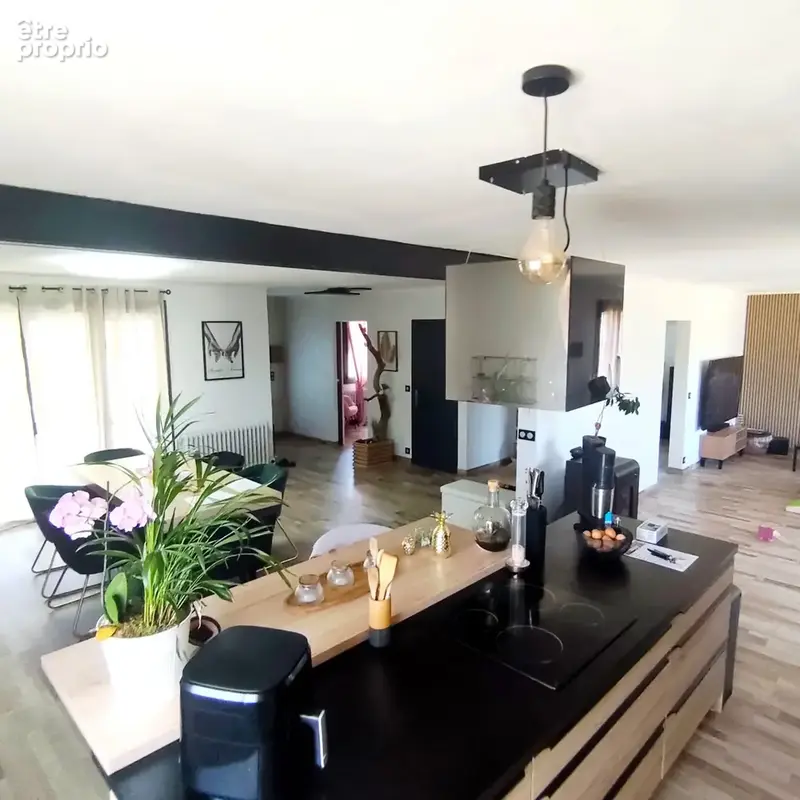 Maison familiale à Dole : un lieu de vie où il fait bon se retrouver - photo 3