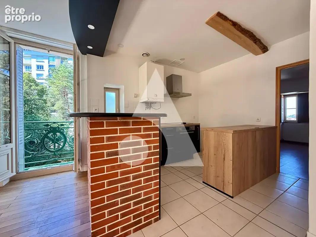 Appartement Lons Le Saunier - 2 chambres - photo 3