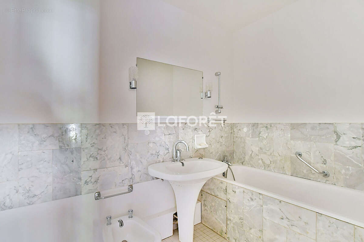 Appartement à LA CELLE-SAINT-CLOUD