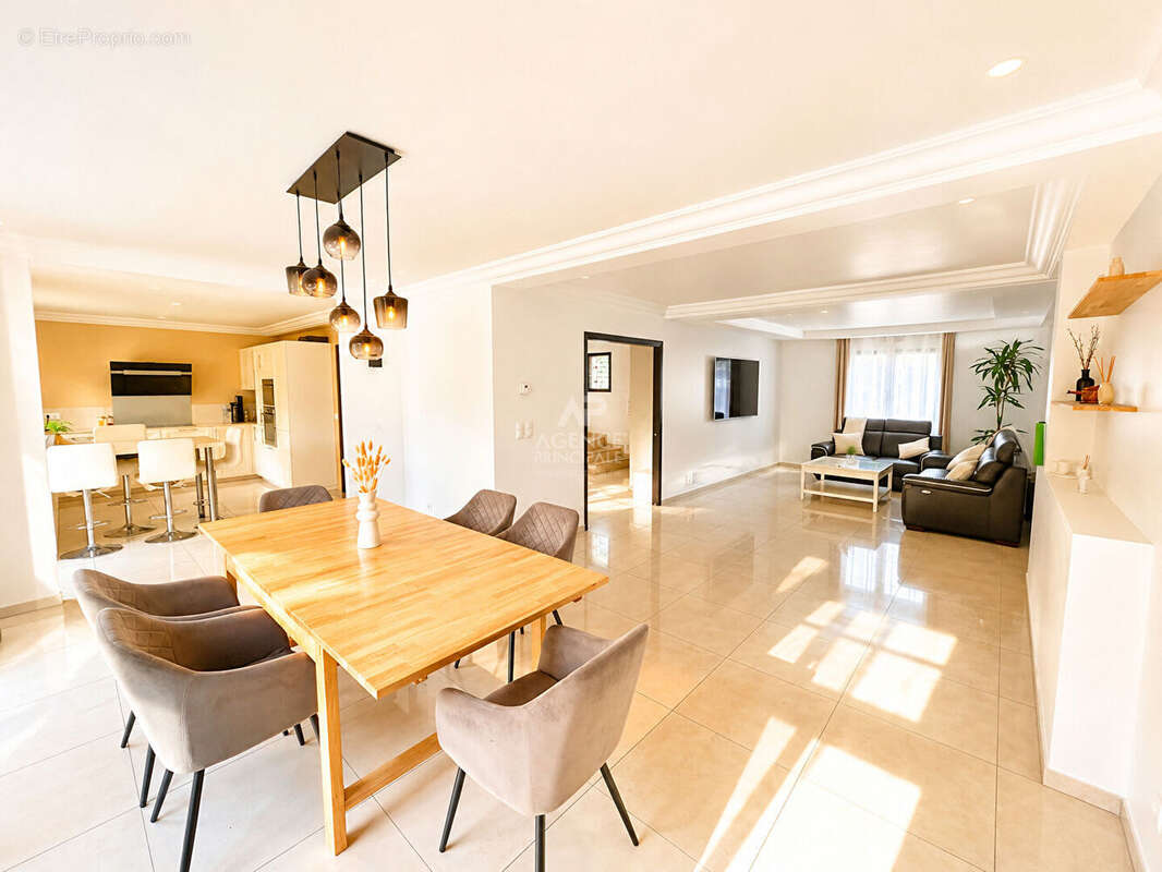 Maison à VERNEUIL-SUR-SEINE