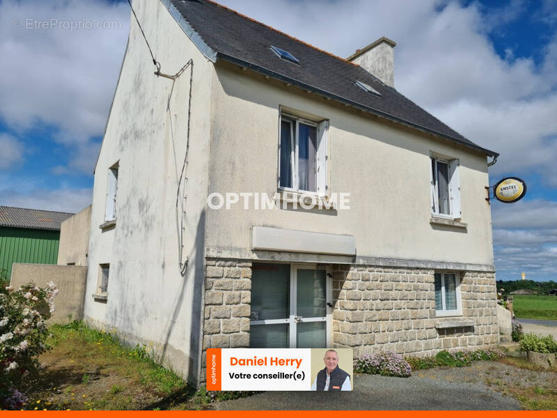 Maison à SAINT-DERRIEN