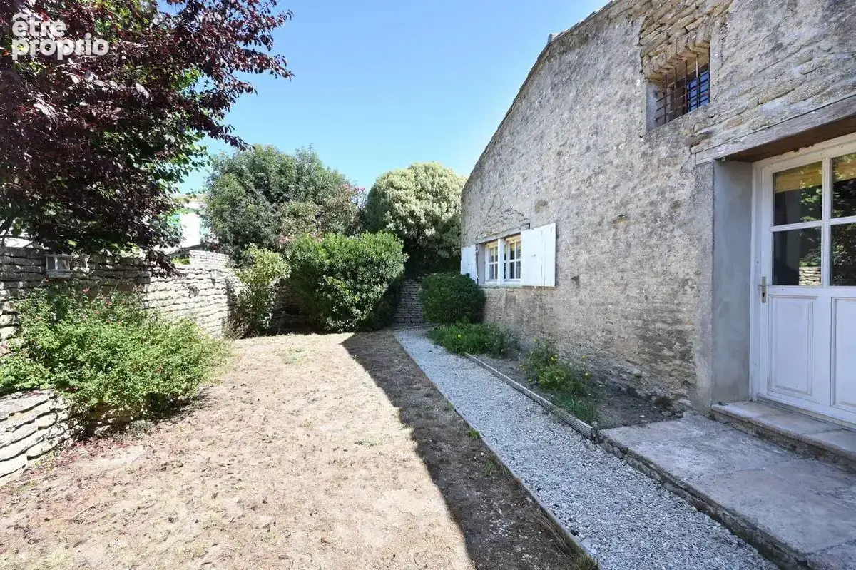 Belle propriété plein centre du village avec cours et jardin Les Portes En Re A VENDRE - photo 34