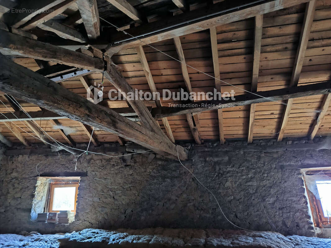 Maison à SAINTE-COLOMBE-SUR-GAND