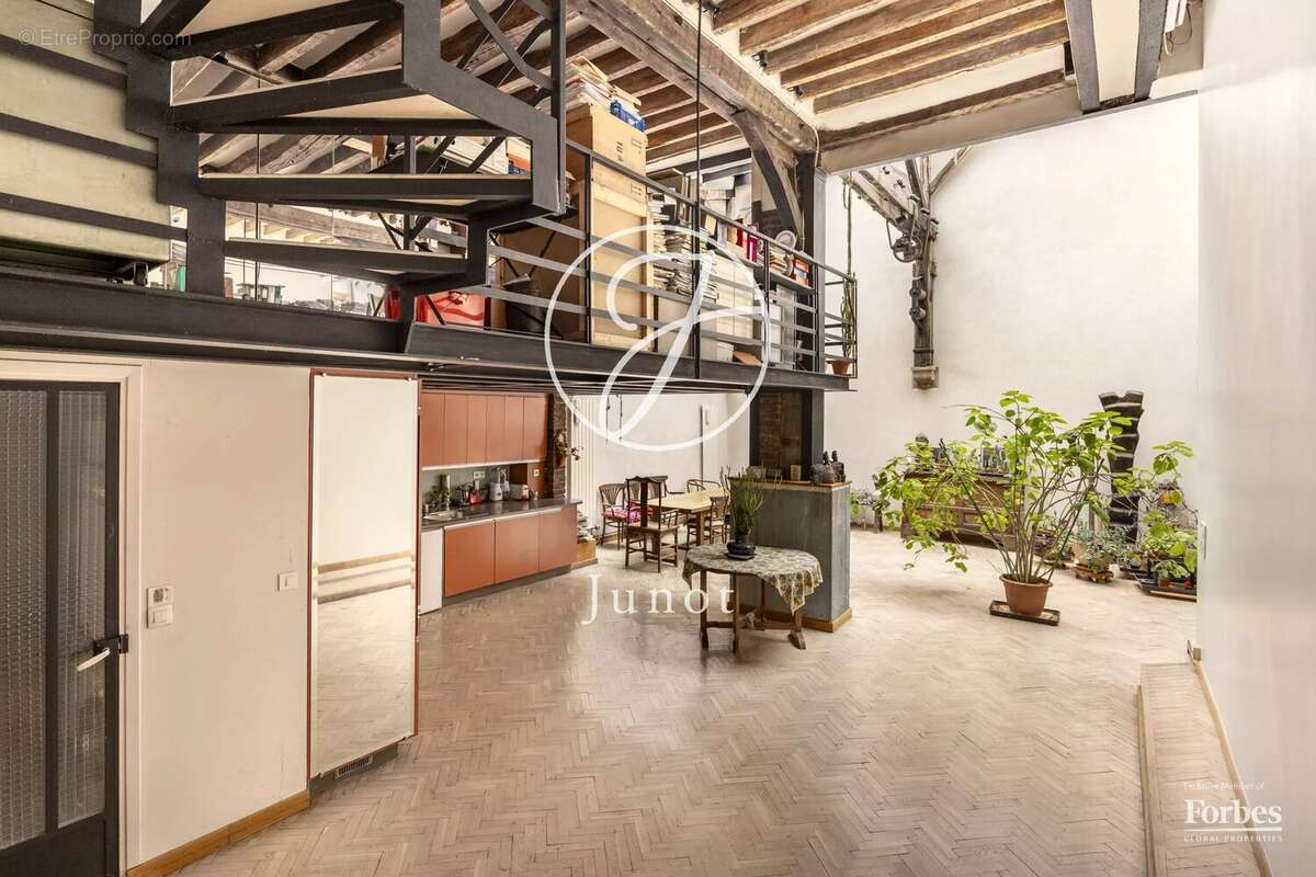 Appartement à PARIS-11E