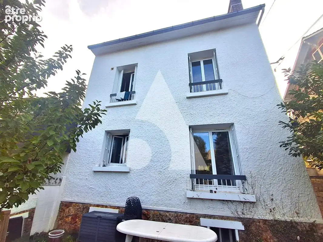 Photo Maison à Meriel au prix de 325 000€