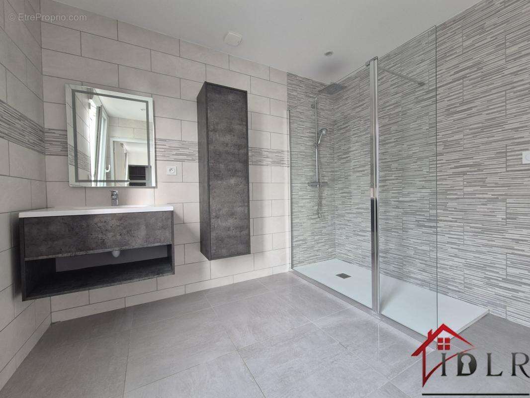 Maison en pierres de 182m2 avec 4 chambres + jardin - photo 4