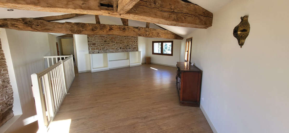Maison à SAINT-AMOUR-BELLEVUE