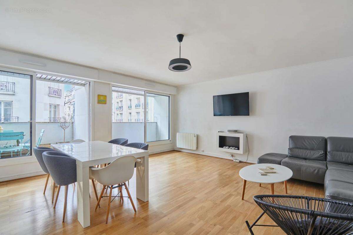 Appartement à PARIS-7E