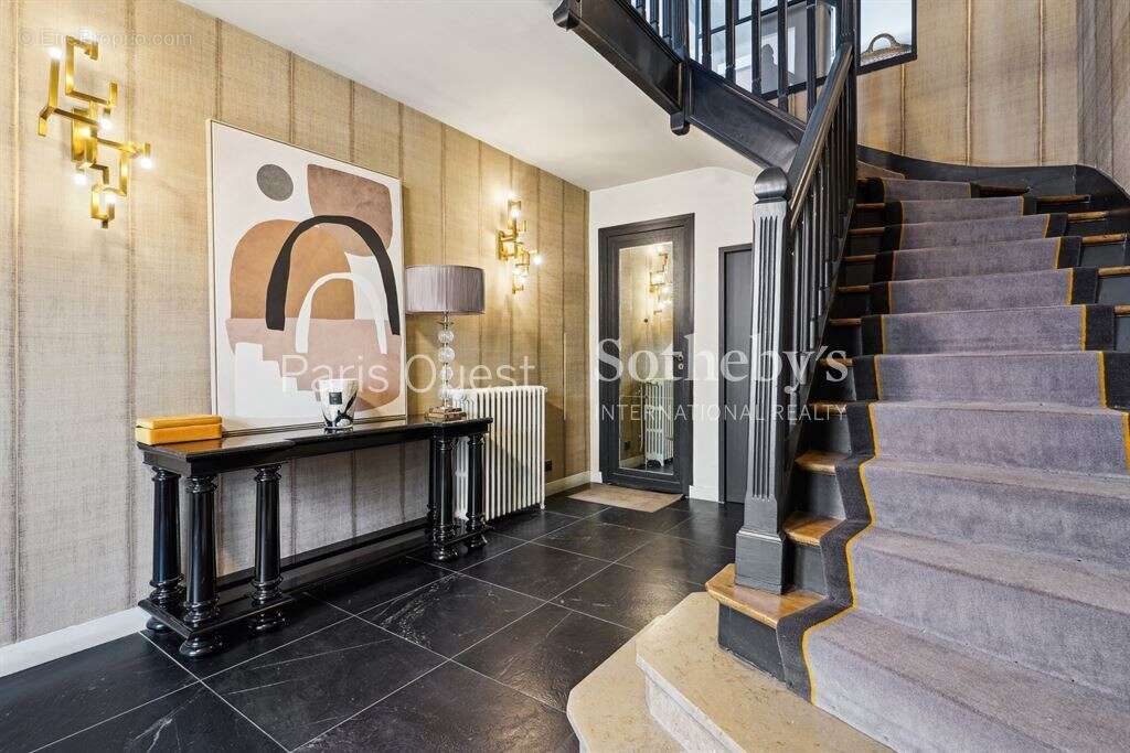 Maison à NEUILLY-SUR-SEINE