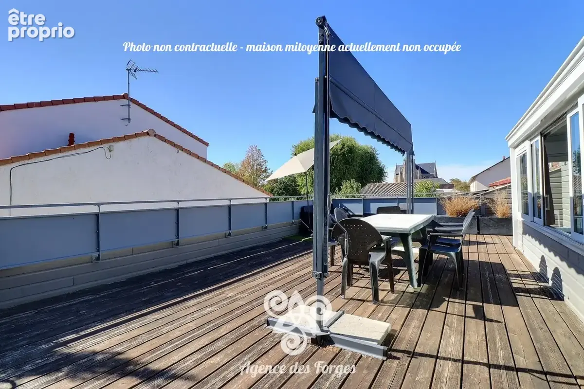 Maison de bourg, possibilité deux chambres, dépendances, grande terrasse - photo 10