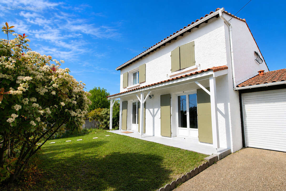 Maison à VAUX-SUR-MER
