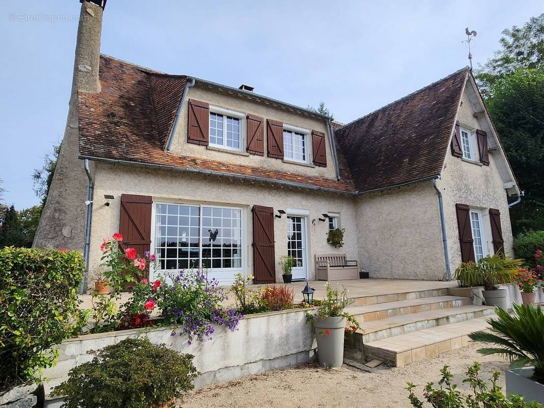 Maison à CHEVILLON-SUR-HUILLARD