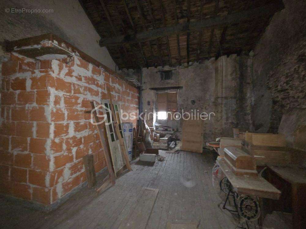 Maison à LE BUSSEAU