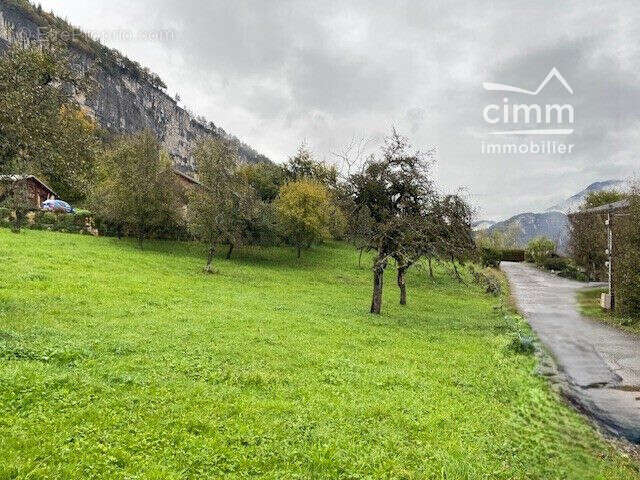 Terrain 795 m² à Sallanches  - photo 2