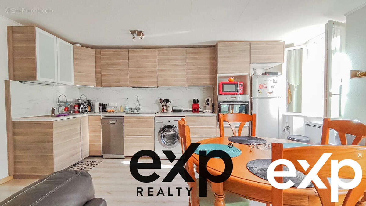 Appartement à VINS-SUR-CARAMY