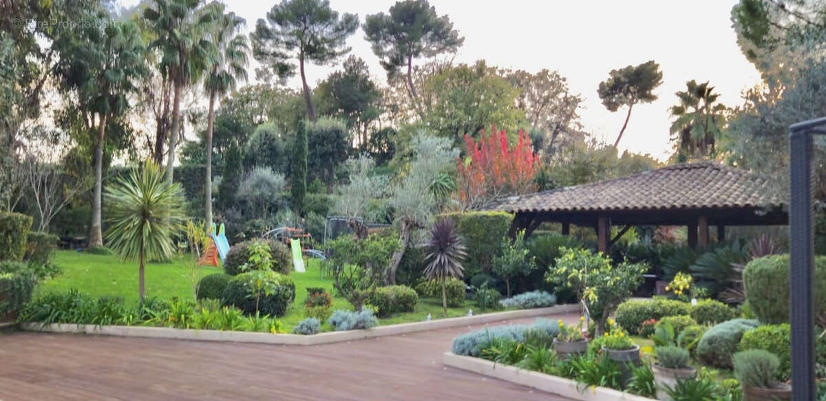 Mougins vieux village villa individuelle t7 au calme 600m2 parc de 7770m2 piscine tennis - photo 10