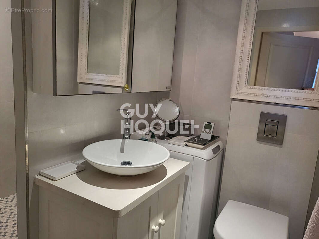 Appartement à LA FLOTTE