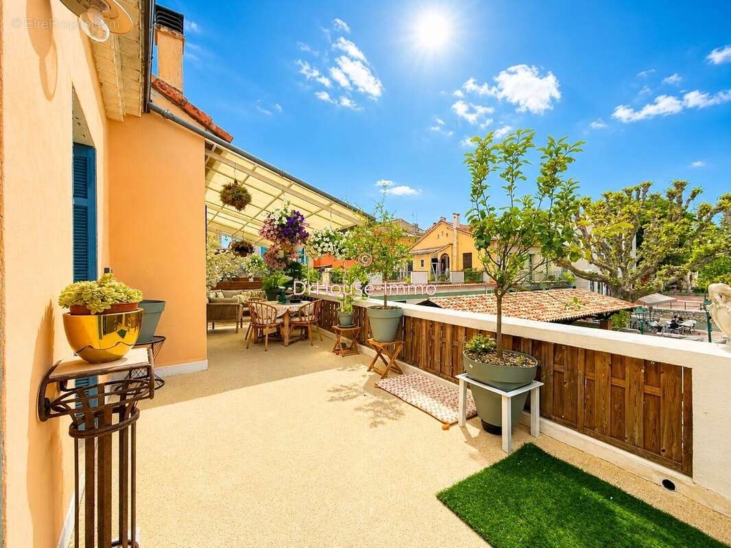 Appartement à MOUANS-SARTOUX