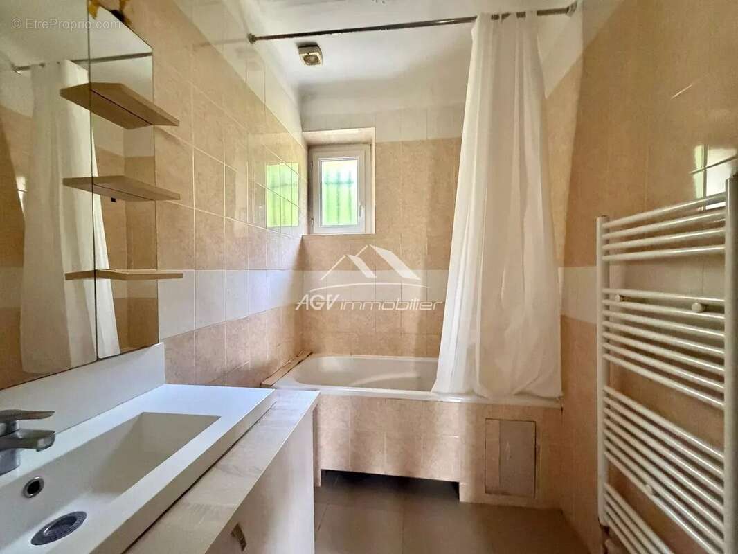 Maison Alès proche commodités sur 898m² de terrain - photo 4