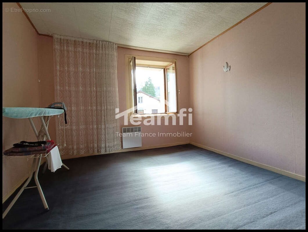 Appartement à THIERS