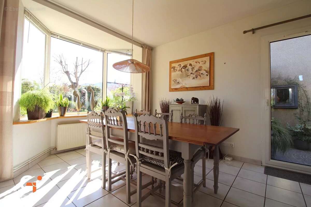 Maison à MONT-SAINT-AIGNAN