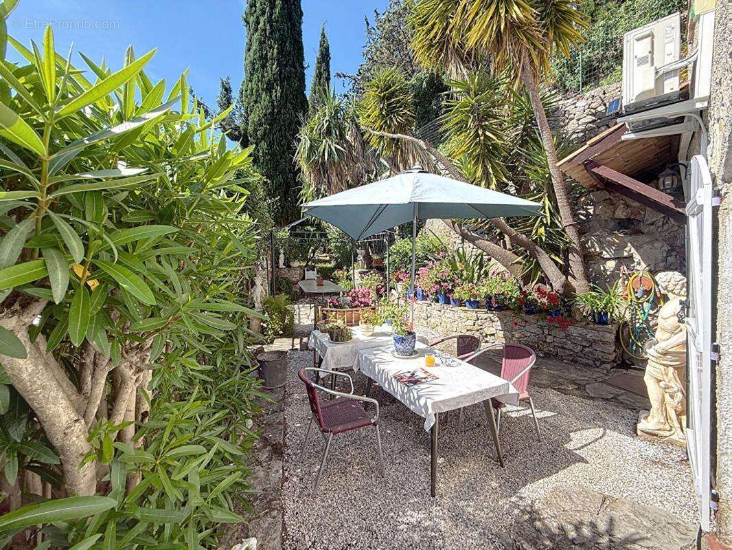 Maison à SOLLIES-VILLE