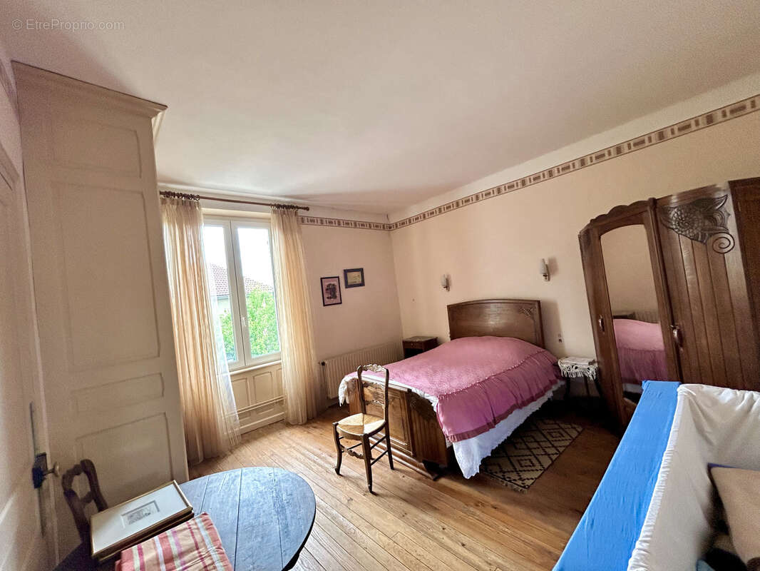 Maison à CONTREXEVILLE