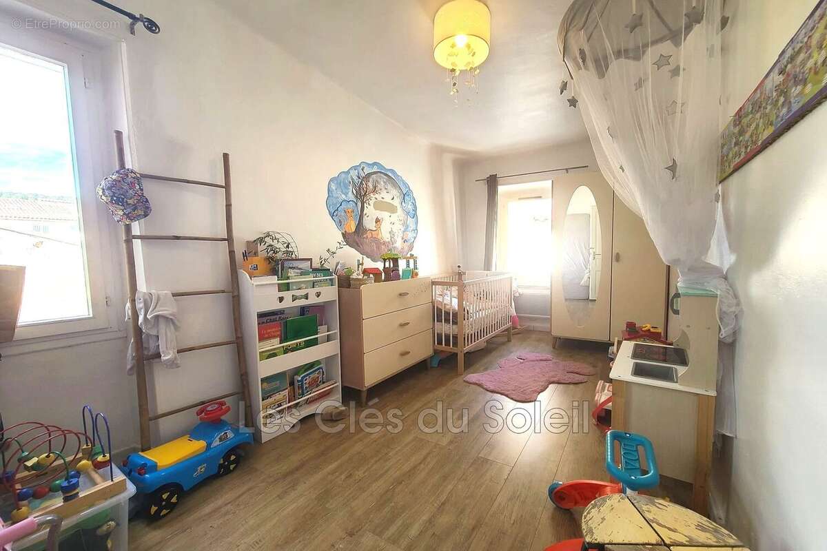 Appartement à CUERS