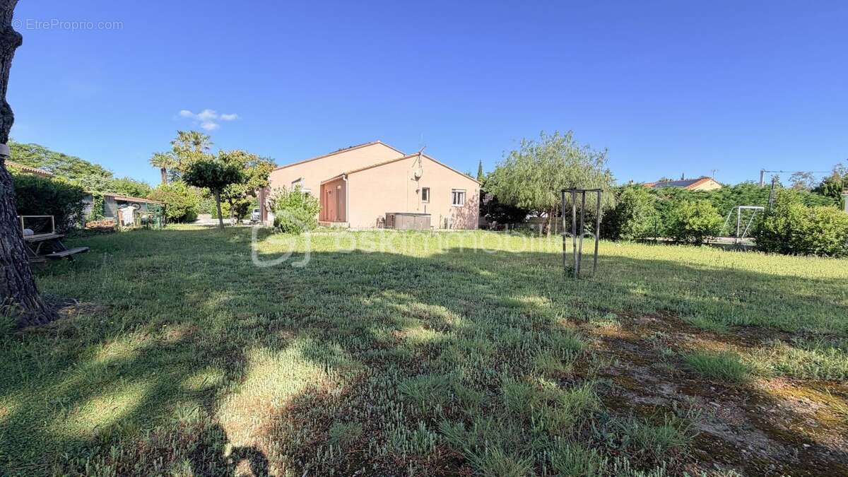 Maison à PEZILLA-LA-RIVIERE