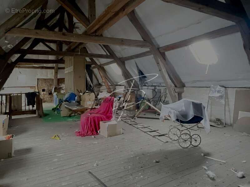 Maison à SAINT-REMY-EN-L&#039;EAU